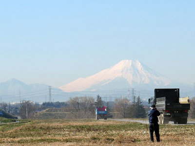 羽倉橋付近から富士を望む