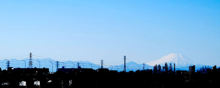 富士山の左の山並み